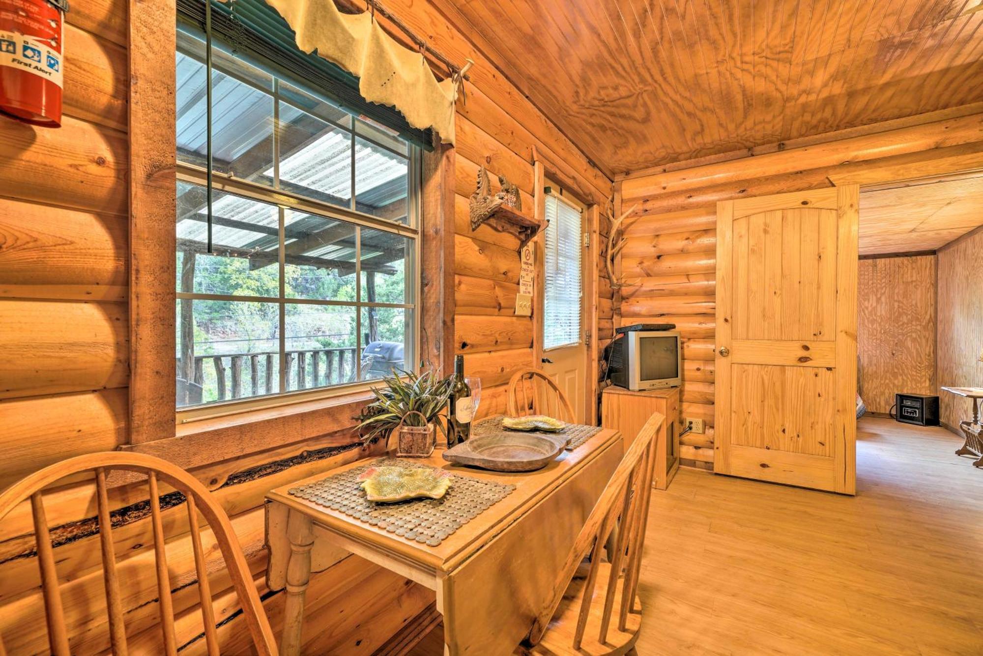 Cozy Davis Cabin With Deck - Nestled By Honey Creek! Екстер'єр фото